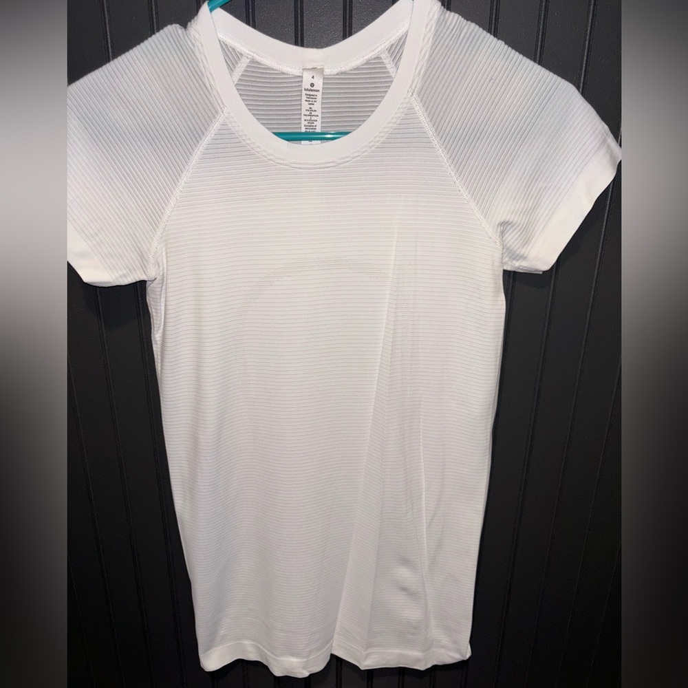 Lululemon Swiftly Tech Short Sleeve Shirt 2.0 *Hip Length